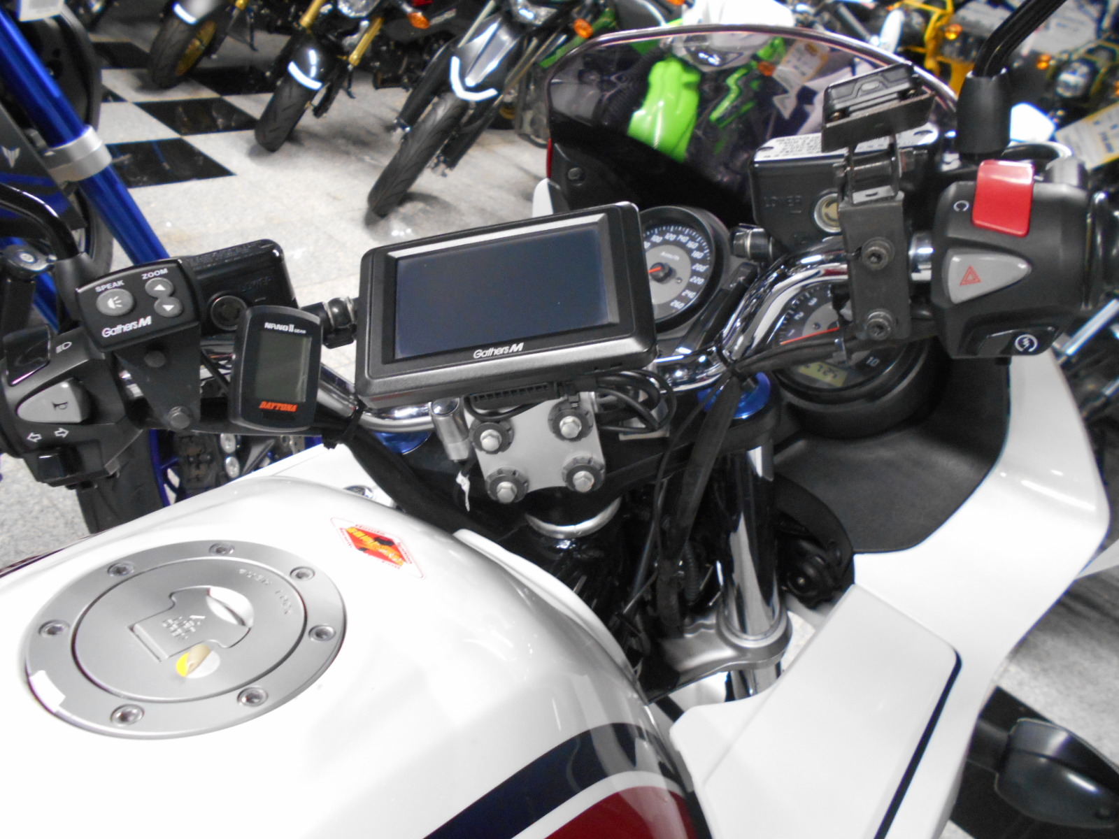 Cb1300sb 中古車入荷しました 最新情報 U Media ユーメディア 中古 バイク 新車バイク探しの決定版 神奈川 東京でバイク探すならユーメディア