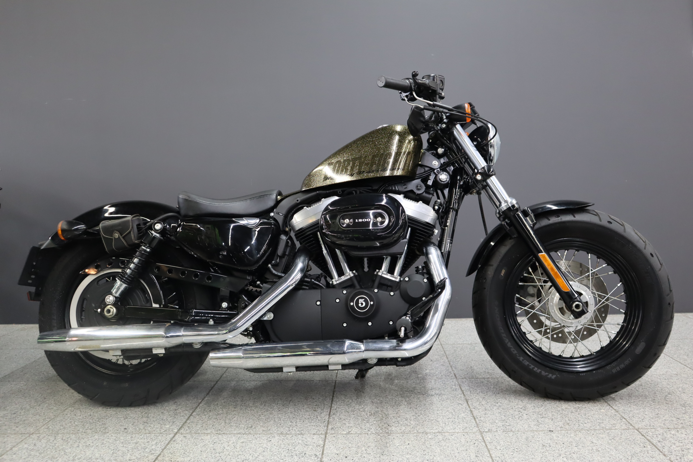 Harley-Davidson XL1200X Forty-eight フォーティエイト 純正タンク