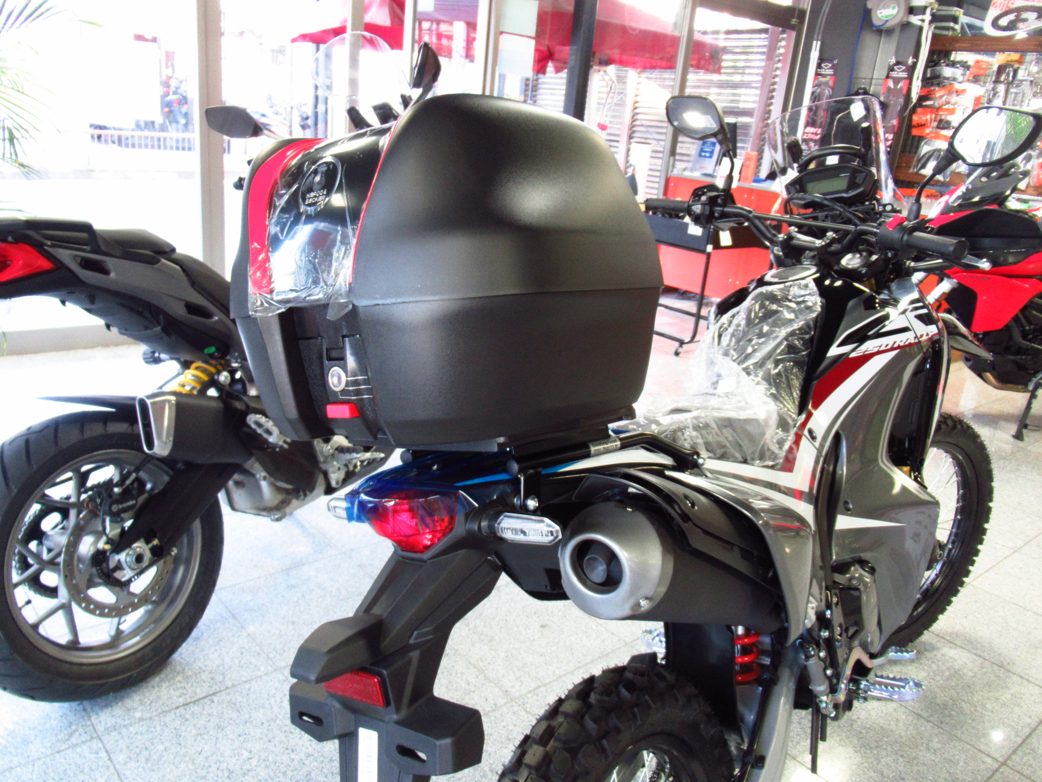 大特価 Crf250rally へプコ ベッカートップケース付き 最新情報 U Media ユーメディア 中古バイク 新車バイク探しの決定版 神奈川 東京でバイク探すならユーメディア