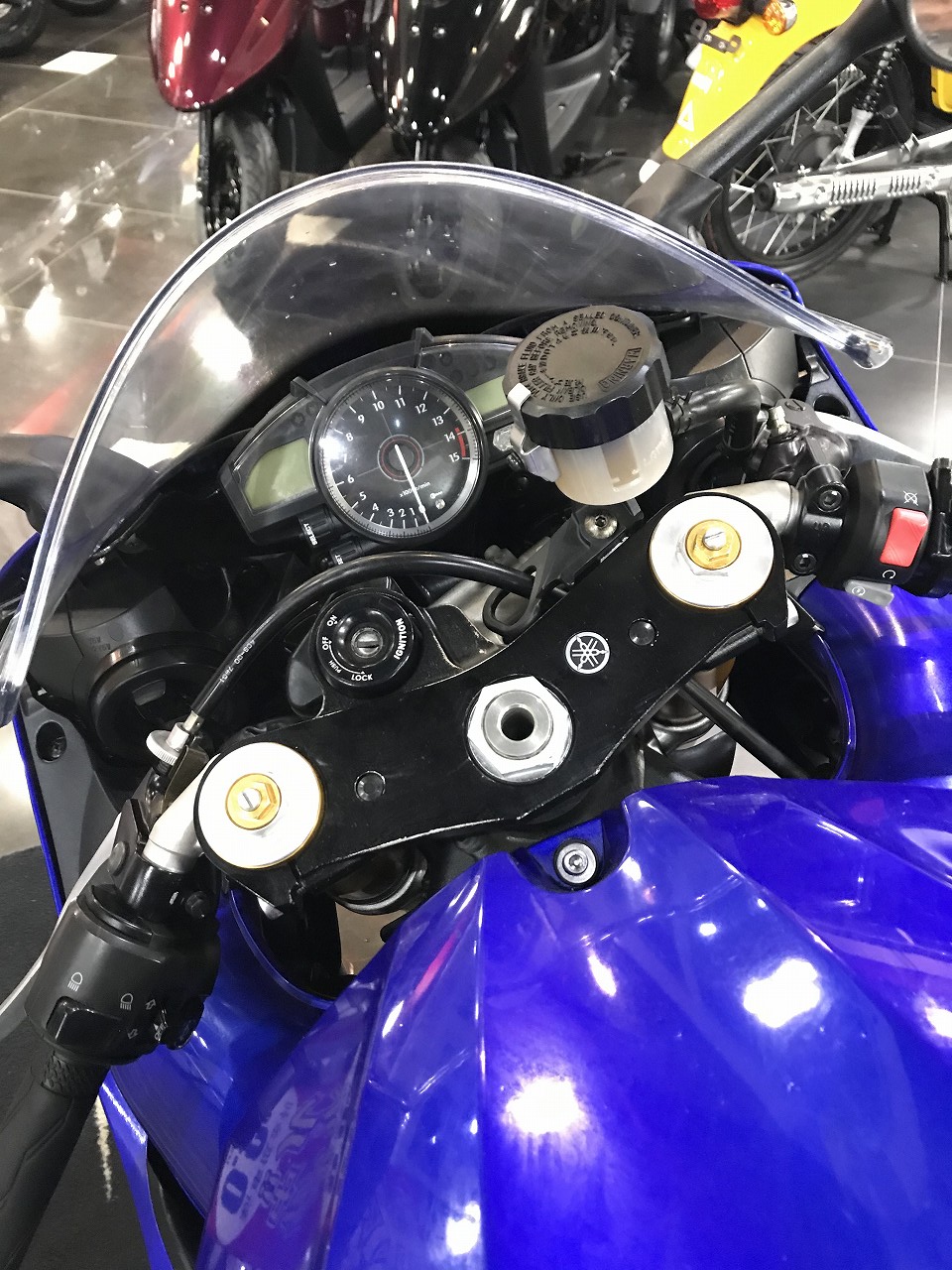センターアップマフラーのYZF-R1【4C8】 入荷しました！ [最新