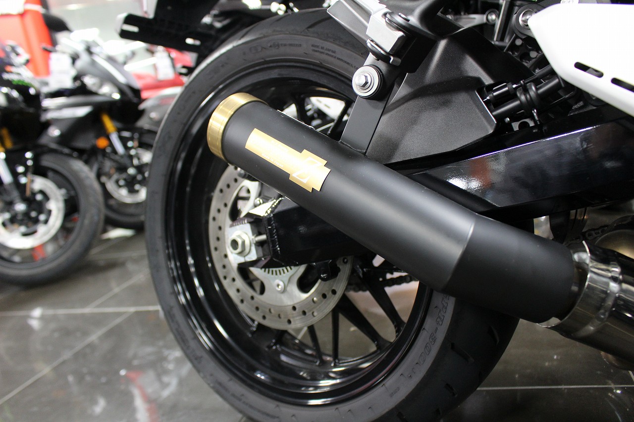 Z900RS ヨシムラのサイレンサーを取付しサウンド体験可能にしま