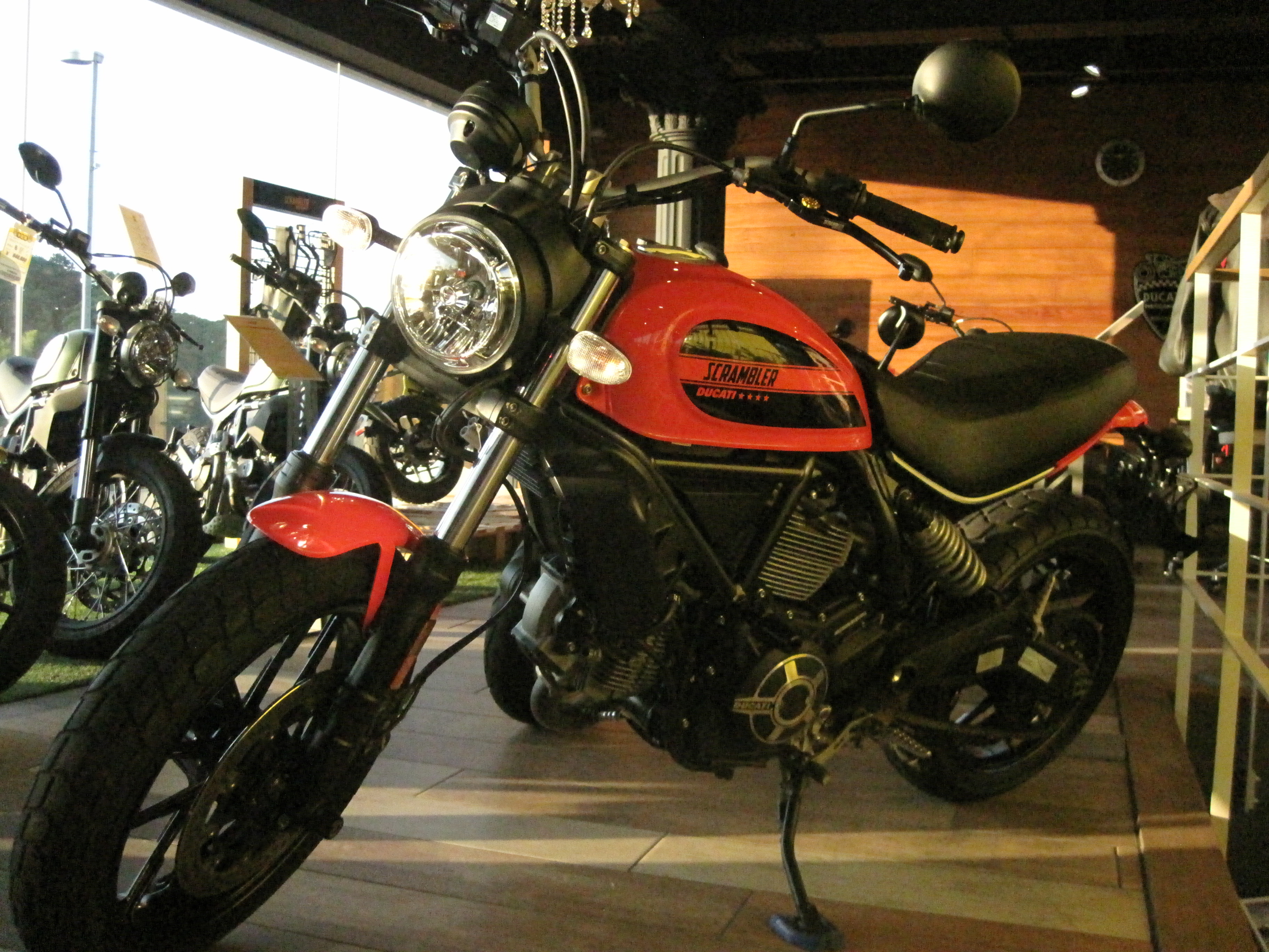 スクランブラーsixty2中古車のご案内 最新情報 U Media ユーメディア 中古 バイク 新車バイク探しの決定版 神奈川 東京でバイク探すならユーメディア